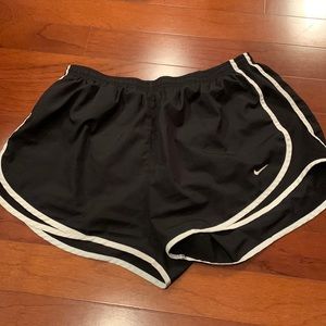 Nike Womens Tempo Shorts XL